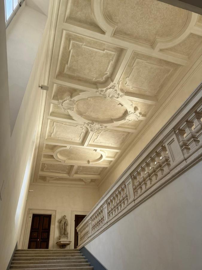 Casa Colonna - Suite Della Torre LʼAquila Dış mekan fotoğraf