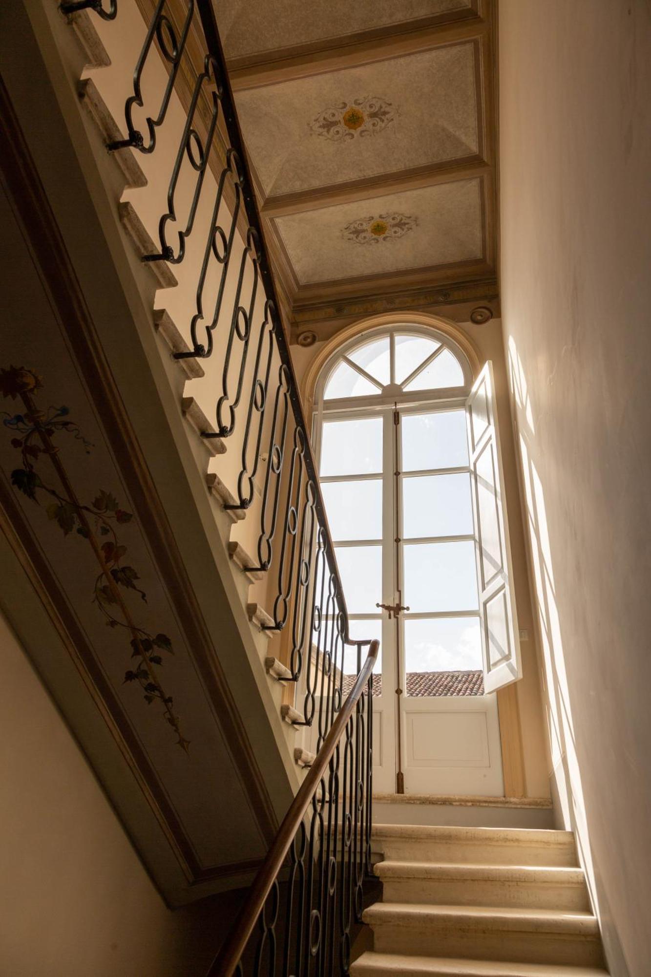 Casa Colonna - Suite Della Torre LʼAquila Dış mekan fotoğraf